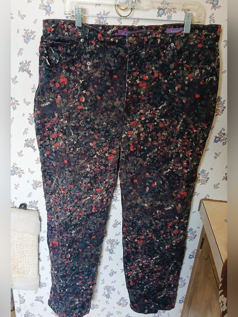 New Gloria Vanderbilt Amanda Floral Jeans Size 18